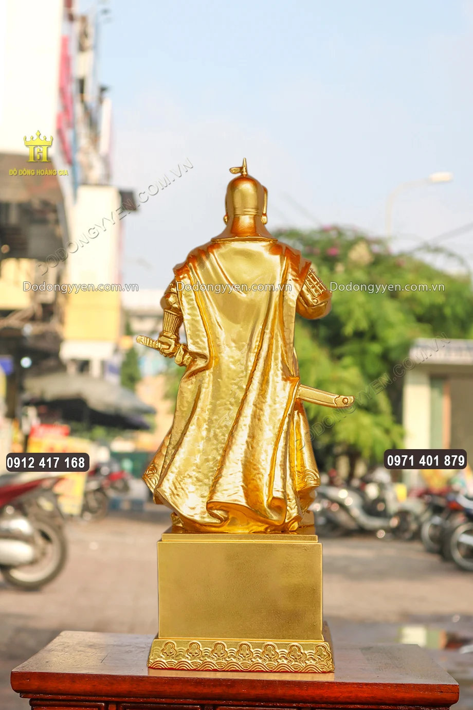 H&igrave;nh ảnh ph&iacute;a sau của vật phẩm